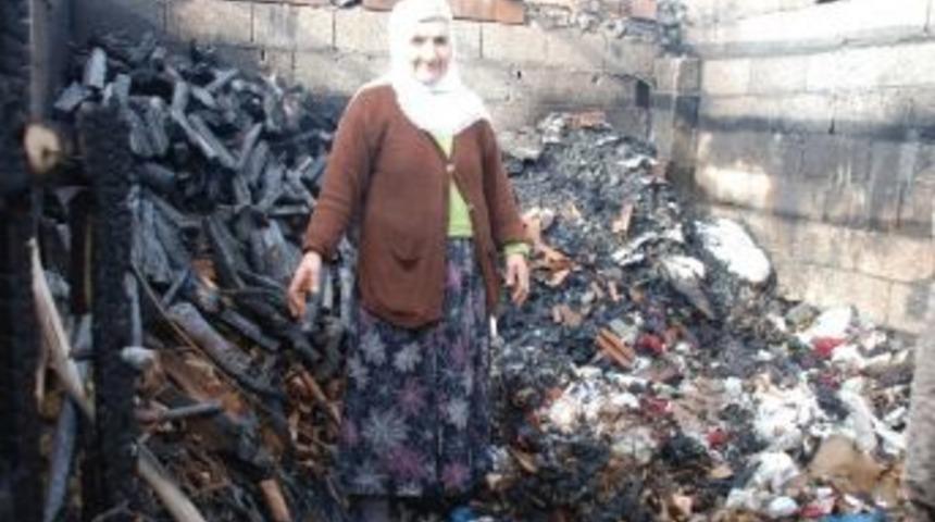 Hayırseverlerin Verdiği Eşyalar K&uuml;l Oldu