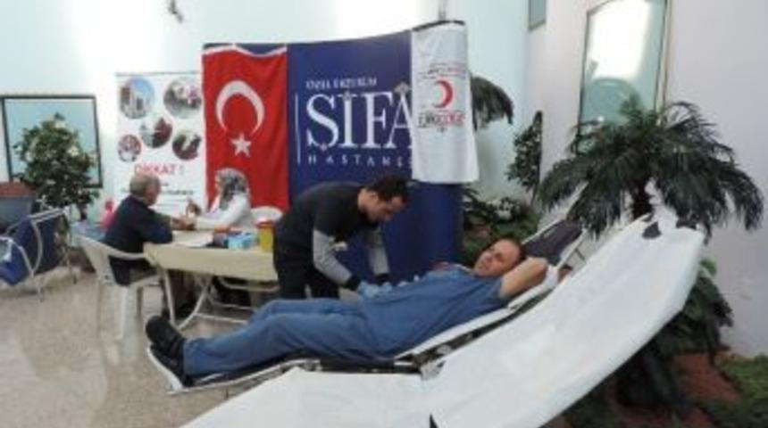 Erzurum Şifa Hastanesi &Ccedil;alışanları Kan Verdi