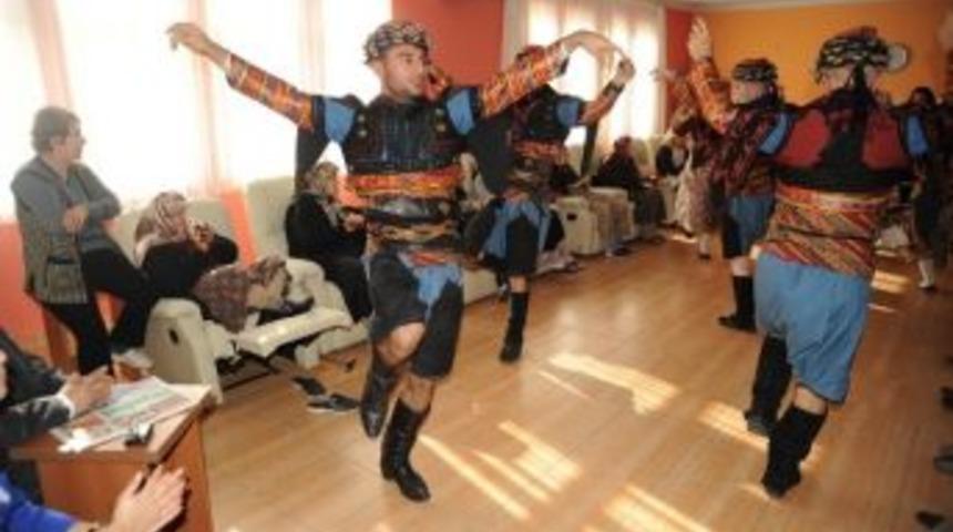 Aydın&rsquo;da Yaşlılar Yeni Yılı Erken Kutladı