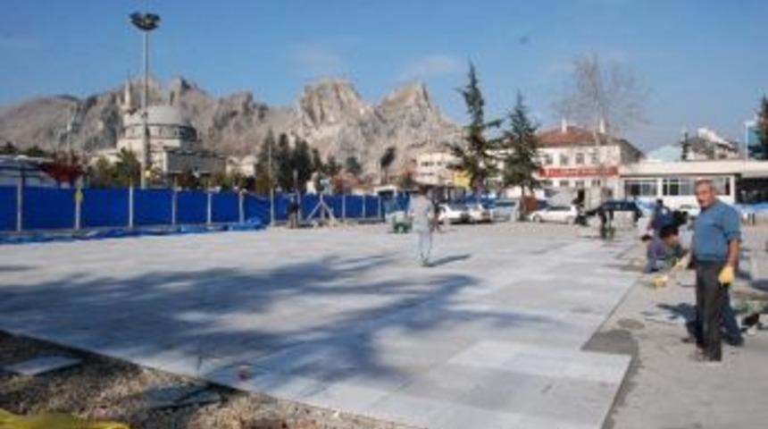 Meydana İspanyol Graniti