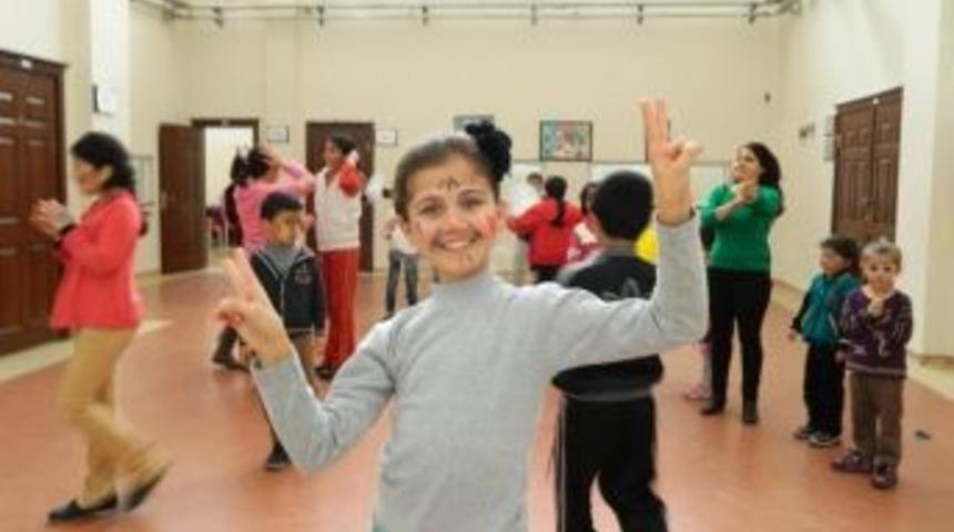 &Ccedil;ocuklar, S&uuml;merpark Ortak Yaşam Alanı'nda Eğlendi