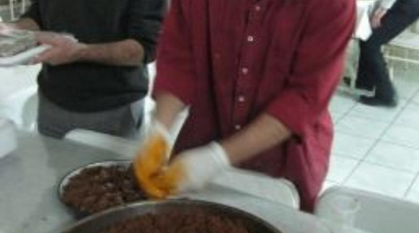 Sıla &Ouml;ğrenci Yurdunda &Ccedil;iğ K&ouml;fte Keyfi