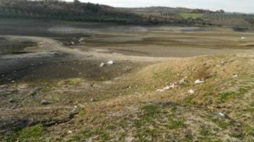 Yağış Azlığı G&ouml;leti Kurutmak &Uuml;zere