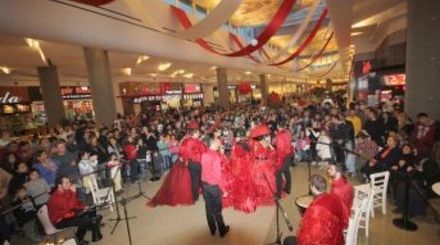 İspanyol Dans Grubu B&uuml;y&uuml;ledi