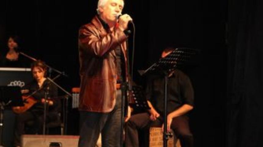 Yeni Yıl Türkülerle Karşılandı