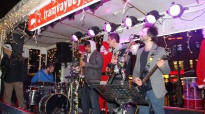 Nostaljik Tramvayda Bondo Jestine Turistlerden B&uuml;y&uuml;k İlgi