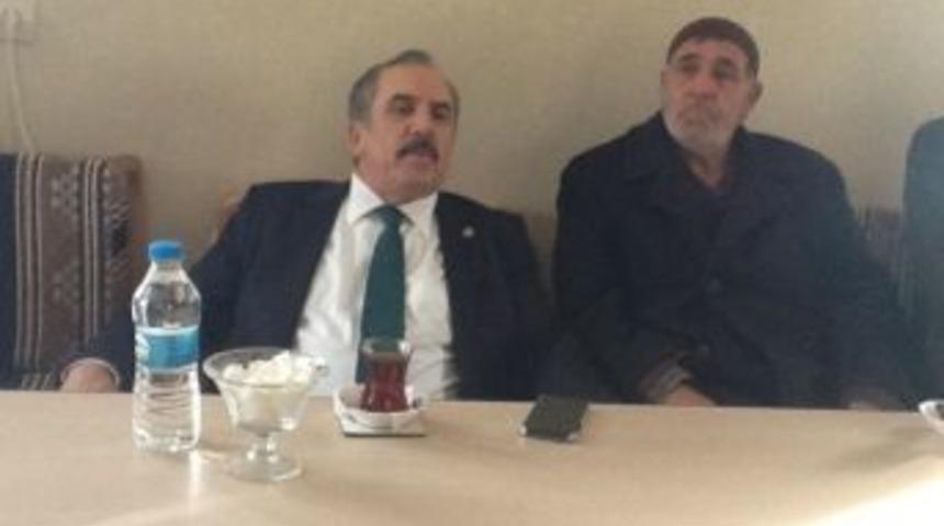 Eski Bakan Ensarioğlu Taziye Ziyaretinde Bulundu