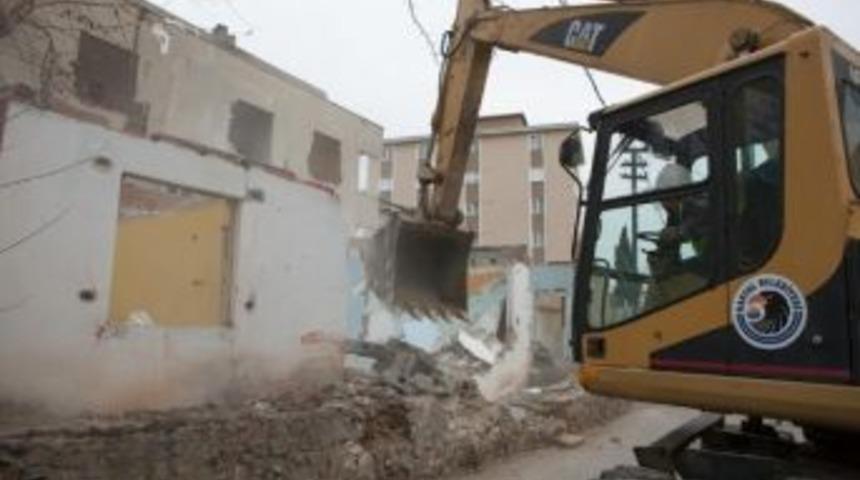 Kartal'da Yerinde D&ouml;n&uuml;ş&uuml;m Devam Ediyor