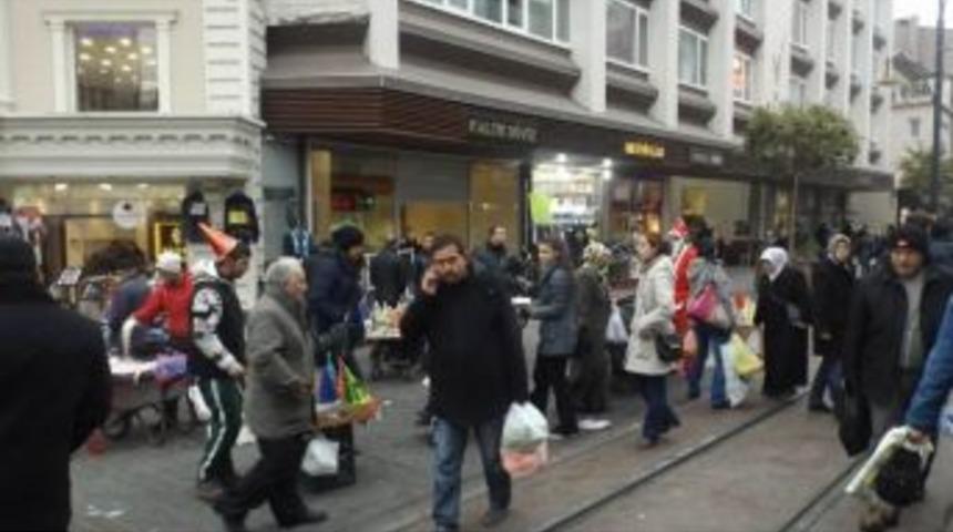 Noel Baba Kılığında Seyyar Satıcılar