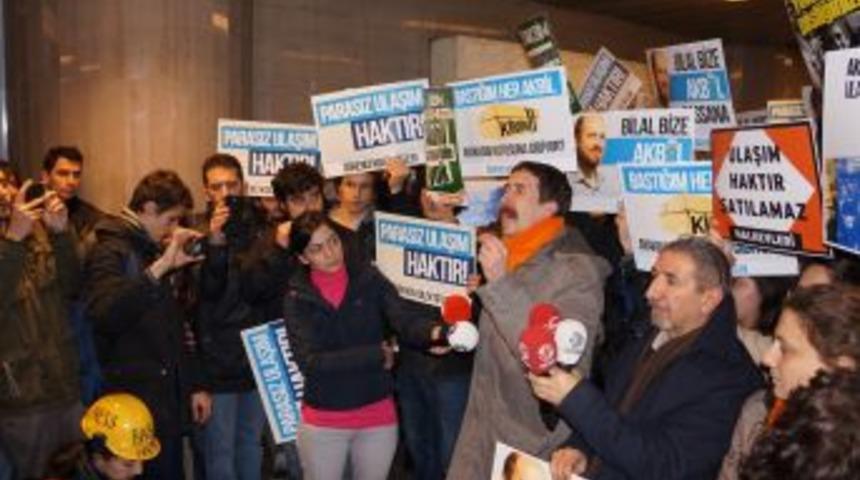 Akbil Eyleminde Yolsuzluk Protestosu