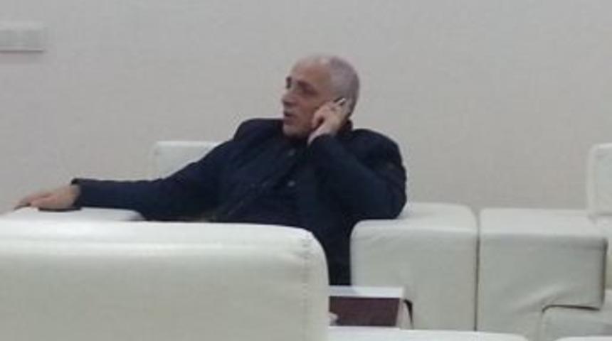 &Ccedil;ayırova Belediye Başkanının Aracı Kaza Yaptı: 1 &Ouml;l&uuml;, 1 Yaralı