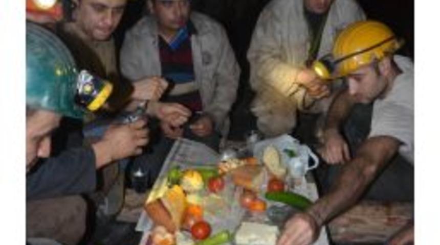 Maden Ocağında 2014'&uuml;n Ilk K&ouml;m&uuml;r&uuml;n&uuml; Kazdılar