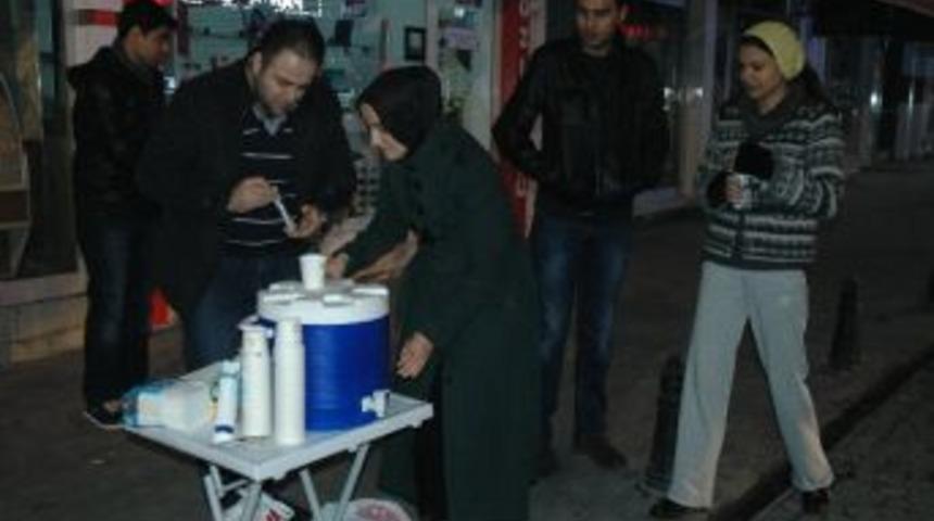 Polisten Kahveli Ve &Ccedil;aylı Uygulama