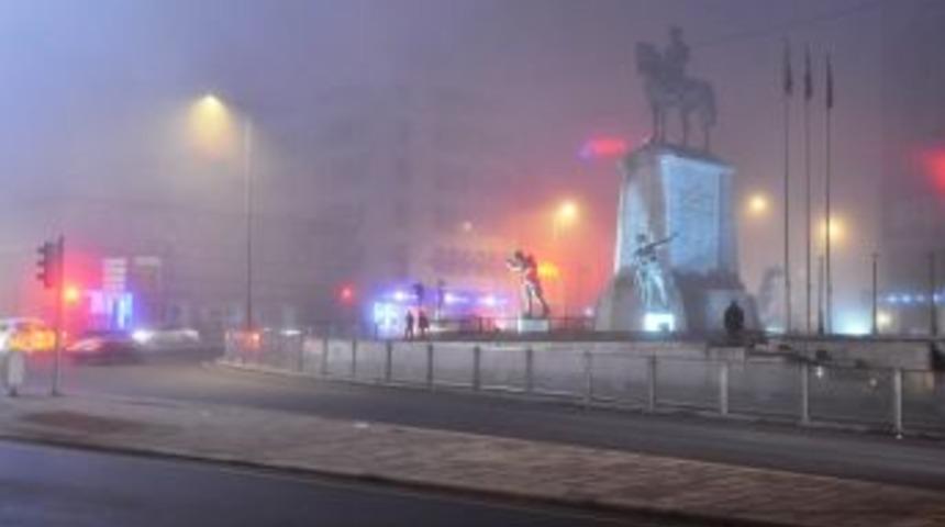 Ankara Yeni Yıla Sisli Girdi