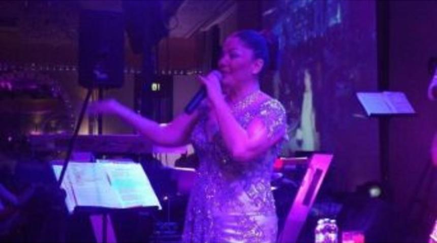 Yılbaşında İzel Ve Neco Bursalıları Coşturdu