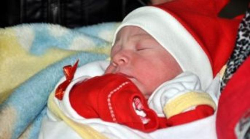 Sivas&rsquo;ta Yeni Yılın İlk Bebeği &lsquo;didem Ecrin&rsquo; Oldu