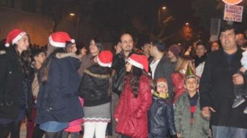 Hatay'da Yeni Yıl Kutlamaları Maytap Savaşına D&ouml;nd&uuml;