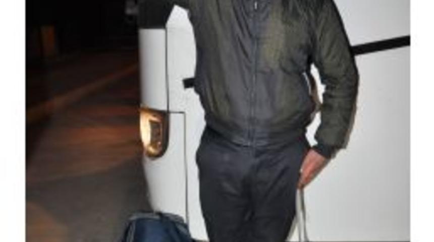 Kışlaların &Ouml;n&uuml;nde Erken Terhis Sevinci Yaşandı