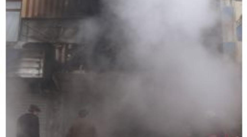 25 Kilo Altının Bulunduğu Kuyumcu D&uuml;kkanı Yandı