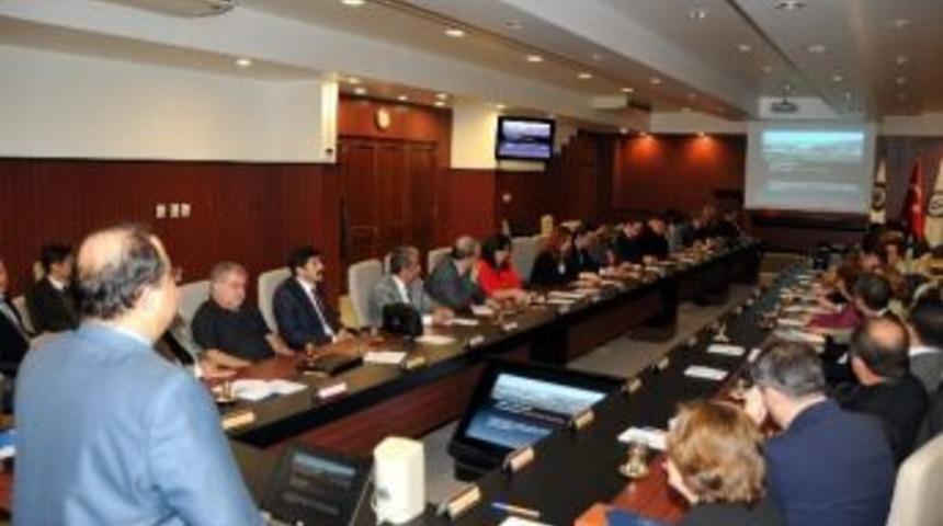 Adü 2013 Yılını Değerlendirdi