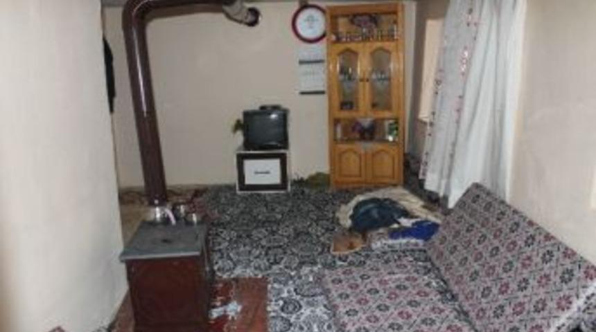 Bebeğinin İyileşmesini Beklerken Soba Zehirlenmesinden &Ouml;ld&uuml;