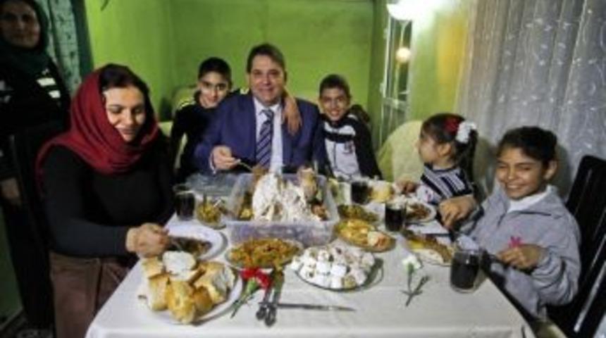 Başkan Tartan Dostlar Sofrasında