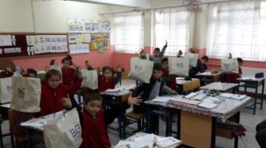 Nasırlı İlkokulu &Ouml;ğrencilerine Yeni Yıl Hediyesi