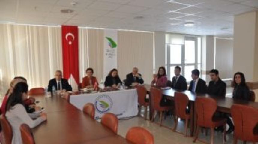 D&uuml; Y&ouml;netimi Porsonelle Bir Araya Geldi