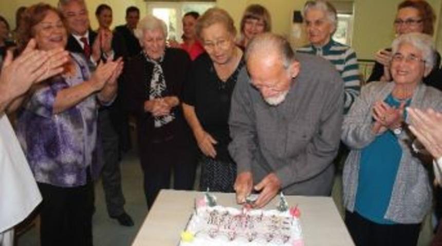 Huzurevinde Yılbaşı Eğlencesi