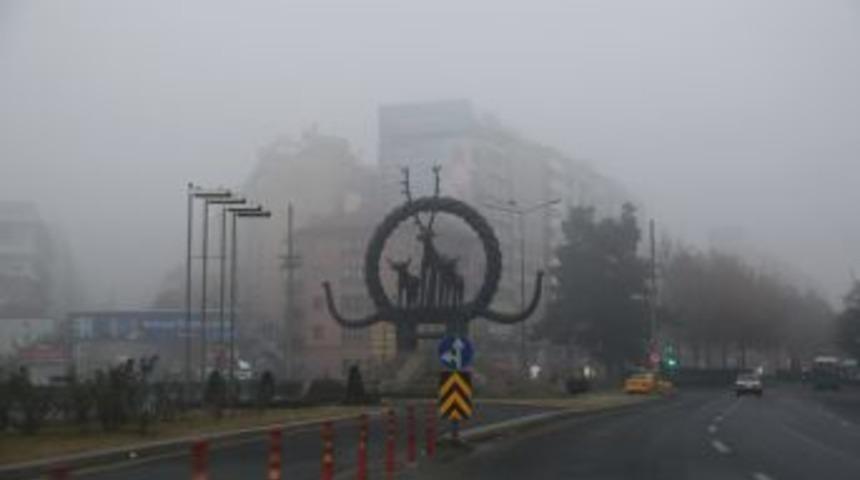 Başkent Yeni Yılda Sislendi