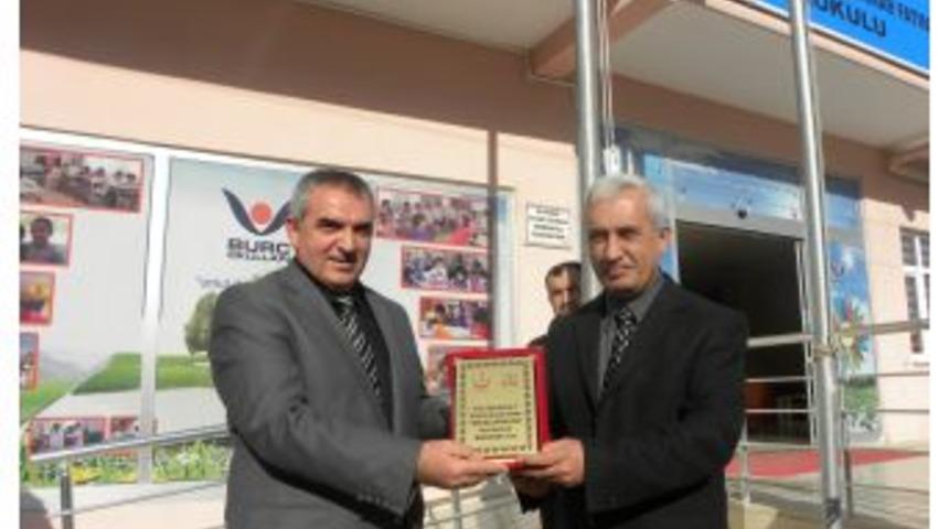 Bur&ccedil; Kozan İlkokulu&rsquo;na Beyaz Bayrak