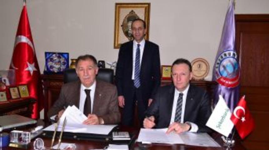 &lsquo;Kapımız Esnafa A&ccedil;ık&rsquo; Protokol&uuml; Imzalandı