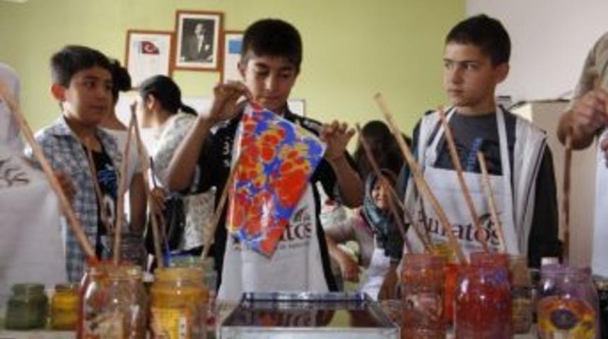 &Ccedil;odam İle Ke&ccedil;i&ouml;renli &Ccedil;ocuklar Daha Mutlu