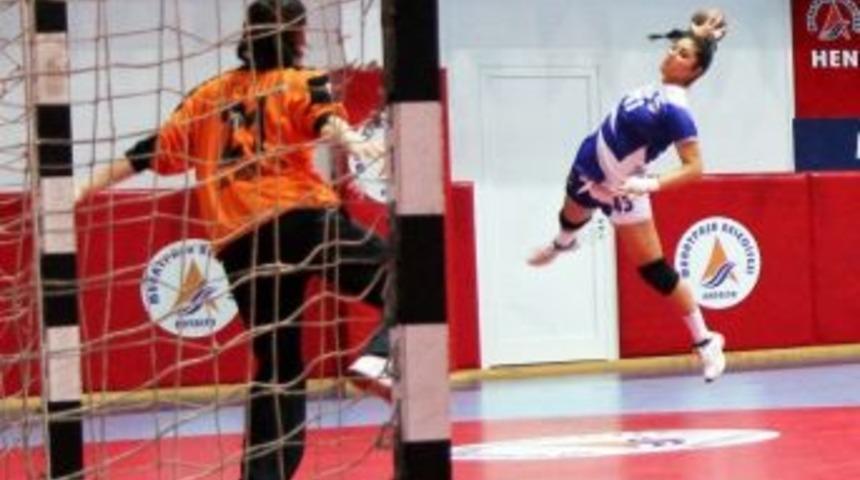 Yenimahalle Hentbolda Bu Yıl Da Şampiyon