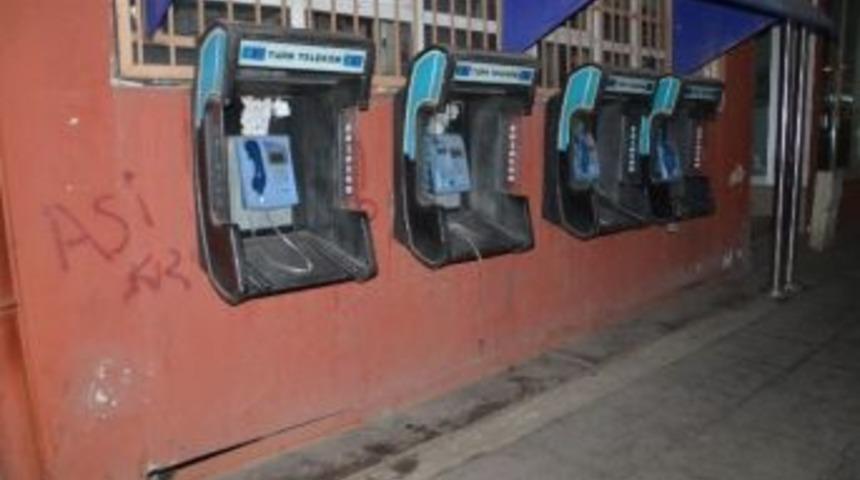 Telefona Cevap Alamayan Gen&ccedil; Ankes&ouml;rl&uuml; Telefonu Kırdı