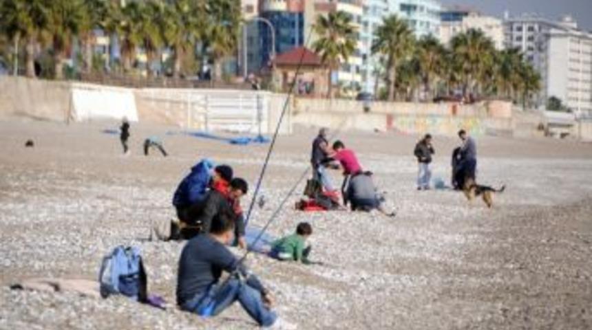 Antalya 2014&rsquo;e G&uuml;neşli Başladı