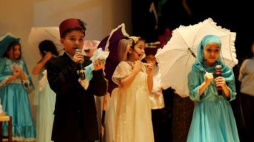 Sahne Senin S&ouml;z Senin De Altıncı Yıl Coşkusu