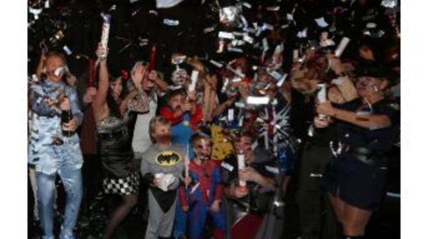 Dırk Kuyt, Evinde Yılbaşı Partisi Verdi