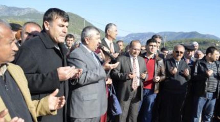 Şehitler Camii'nin Temeli T&ouml;renle Atıldı