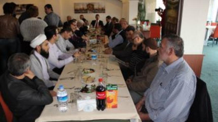 Uşak'ta 26 STK'dan A&ccedil;ıklama: İslam D&uuml;şmanlarının Fitnesine M&uuml;sade Etmeyeceğiz