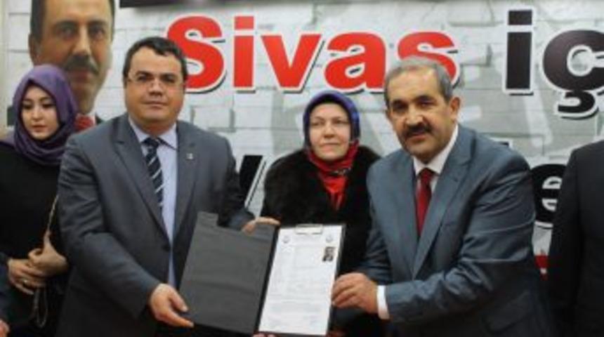 Belediye Başkanı Doğan &Uuml;rg&uuml;p, Aday Adaylık M&uuml;racaatında Bulundu