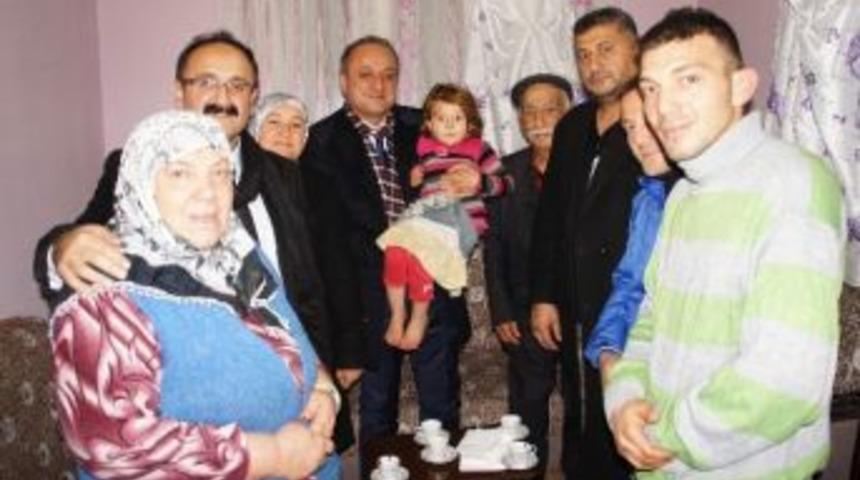 Tahsin Babaş&rsquo;tan Yılbaşı Gecesi Ev Ziyareti
