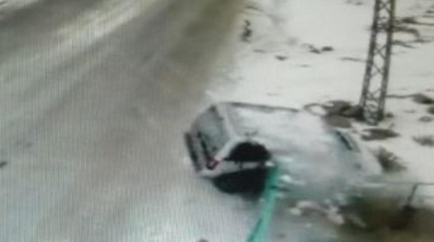 Kayan Aracın Altında Kalmaktan Son Anda Kurtuldu