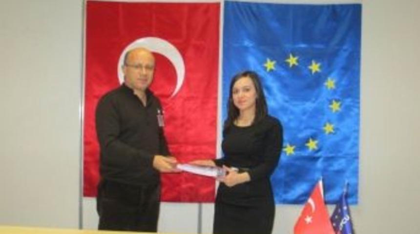 Kadın Danışma Merkezi Ve Şiddet Veritabanı Projesi Uygulamaya Başlanıyor