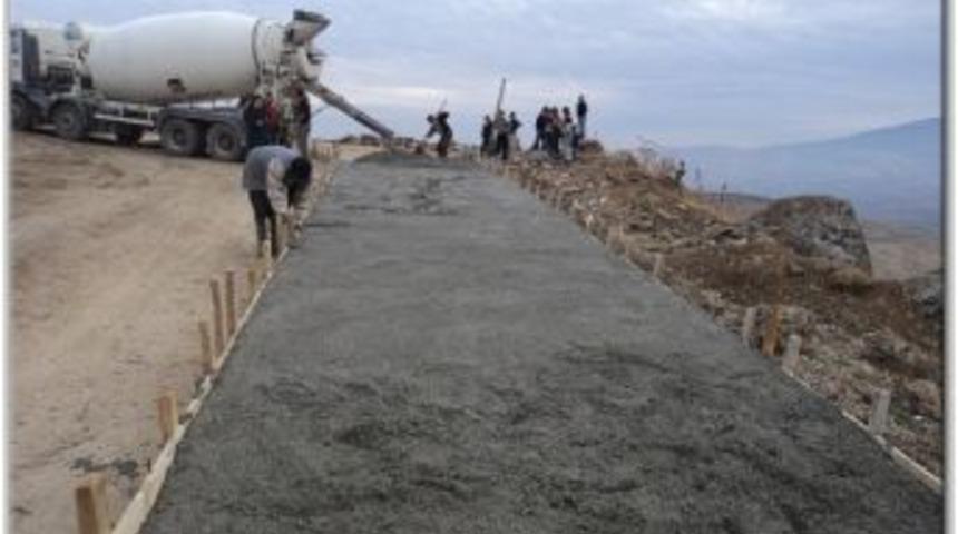 Beton Yol Yapımı Sona Erdi