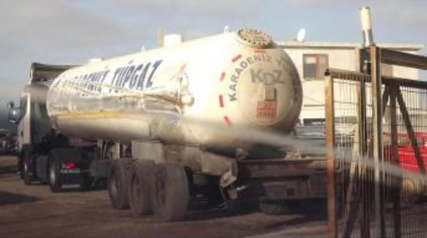 Kavak'ta Trafik Kazası: 1 &Ouml;l&uuml;, 1 Yaralı