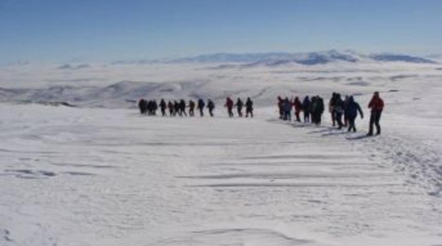 G&uuml;dat Allahuekber Dağı Ve Hasan Dağı Zirvelerinde