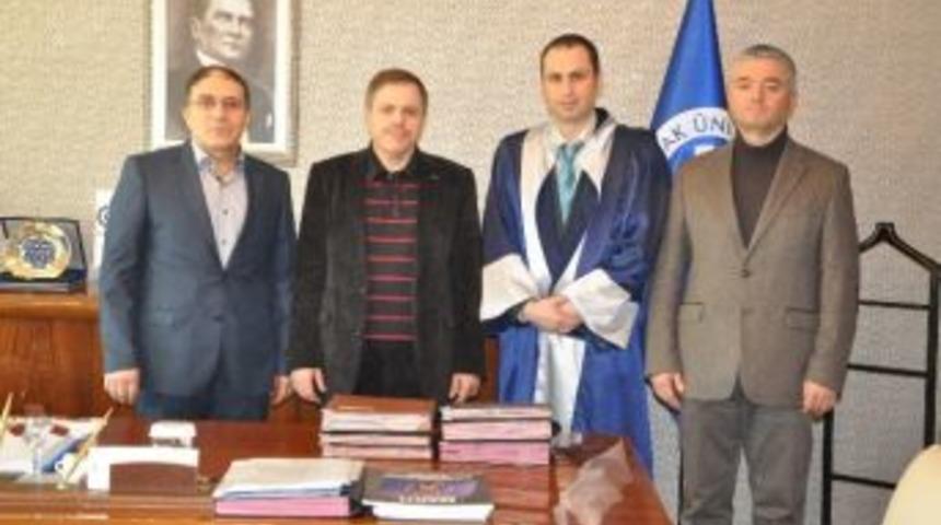 Uşak &Uuml;niversitesi İlk Doktora &Ouml;ğrencisini Mezun Etti