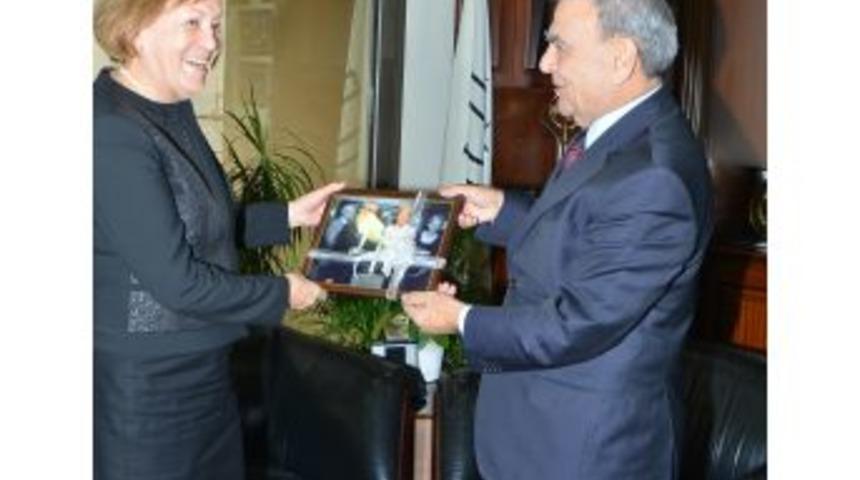 Almanya Başkonsolosu Haeberle, İzmir'e Fahri Hemşehri Oldu