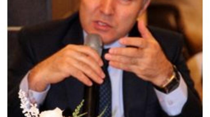 Vali Altıparmak 2014&rsquo;&uuml;n İlk Toplantısını Gazetecilerle Yaptı